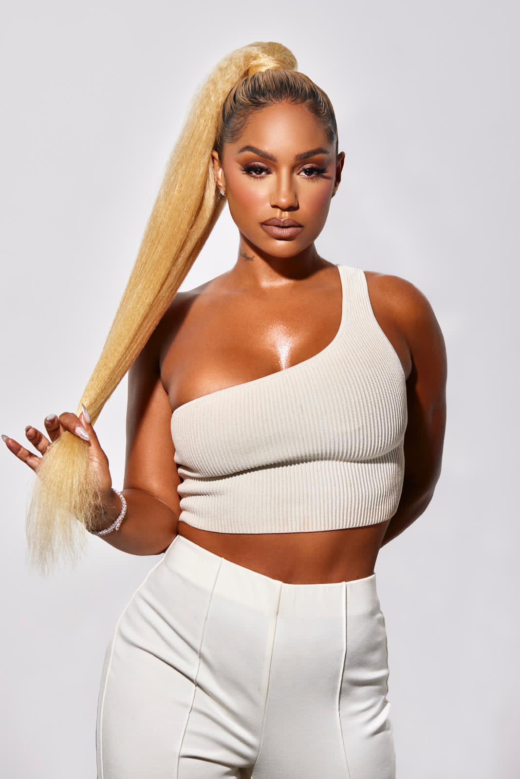 The Paloma Pony- Blonde Kinky Straight( ships in 7-10 business days)